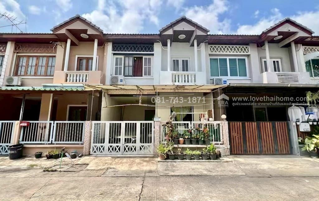 ขายด่วน! ทาวน์เฮ้าส์ 2 ชั้น เลียบคลองสอง27 หมู่บ้านวรารักษ์ พื้นที่ 20 ตรว. ขาย1.7 ต้องปรับปรุง