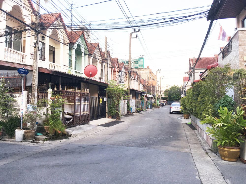 ให้เช่าทาวน์เฮ้าส์ นวมินทร์ 135 32/271 18 ตรว. 2 ชั้น 2 ห้องนอน 2 ห้องน้ำ 1 ห้องครัว แอร์ 3 ตัว 8000