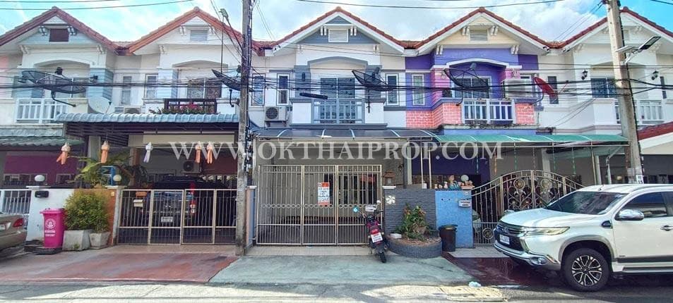ทาวน์เฮ้าส์ หมู่บ้านสินเพชร ถนนจันทร์ทองเอี่ยม บางบัวทอง