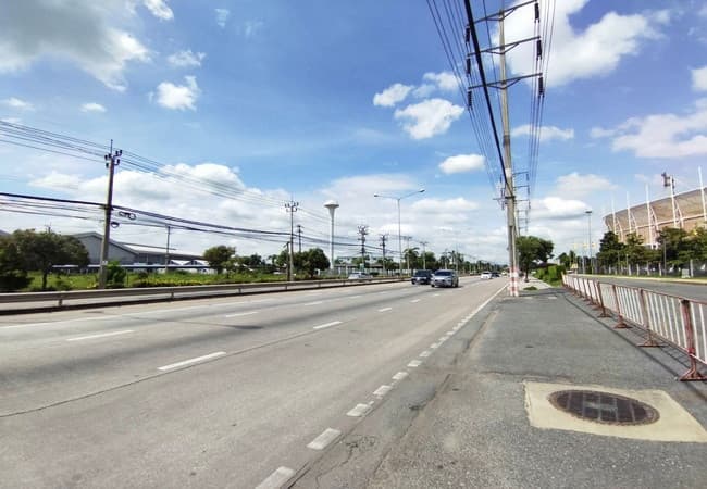 ขายที่ดิน ตรงข้ามบางกอกอารีน่า ติดถนนเชื่อมสัมพันธ์ หนองจอก กรุงเทพ เนื้อที่ 25-0-60.6 ไร่